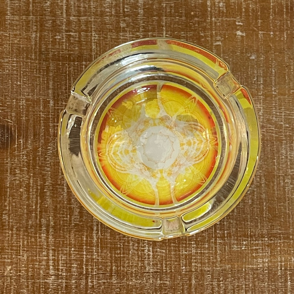 Vintage Mellow Glass Art ashtray. Vintage camel design